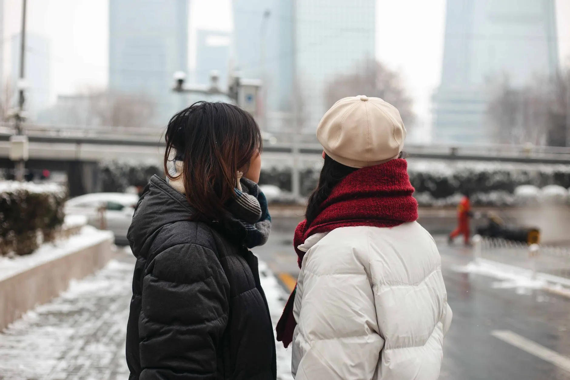 医疗机构医用口罩与防护服采购中的合规验收要点解析