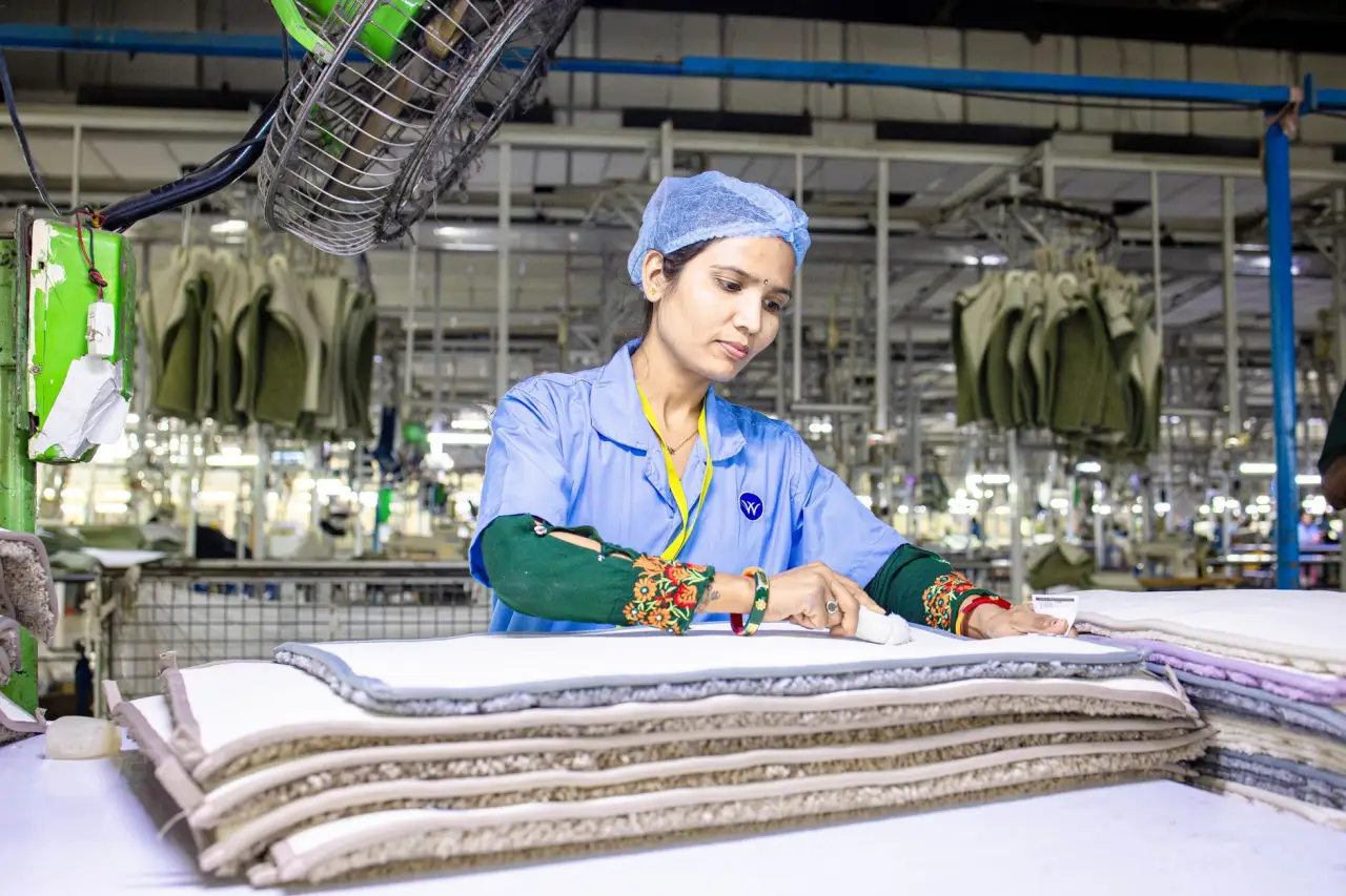 医用口罩与防护服性能参数对比及临床适用场景分析