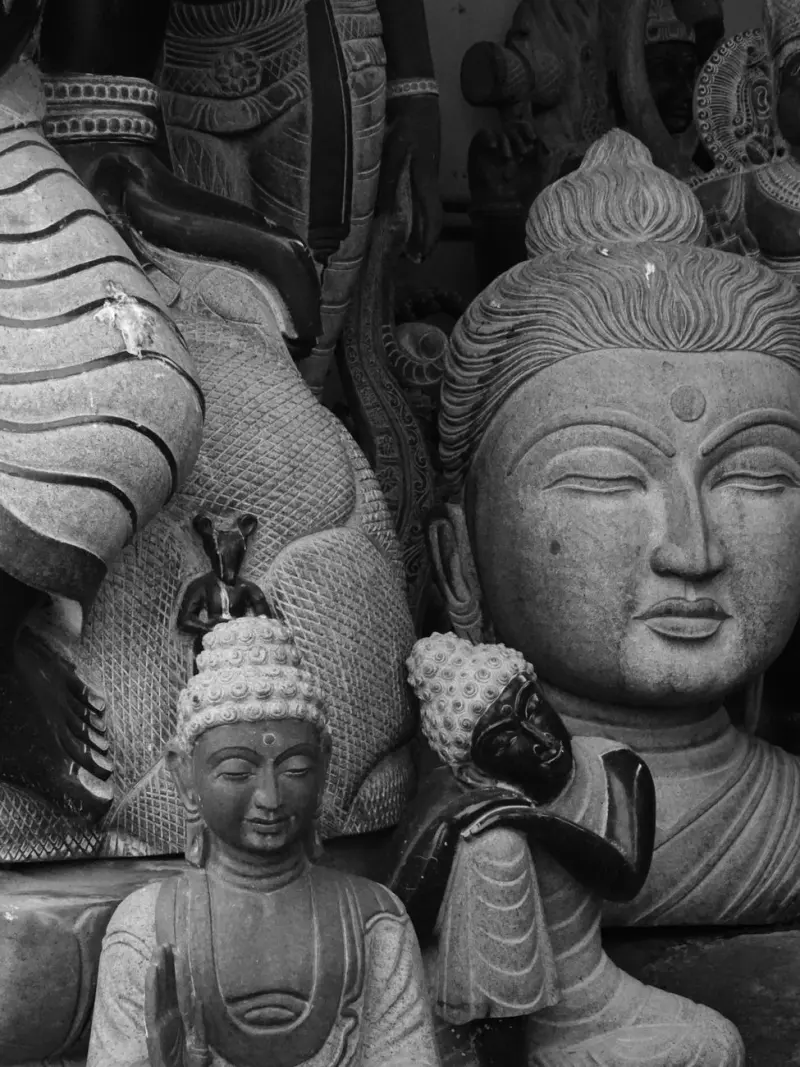 内蒙古蒙东泽强医药医用口罩与防护服型号参数对比分析